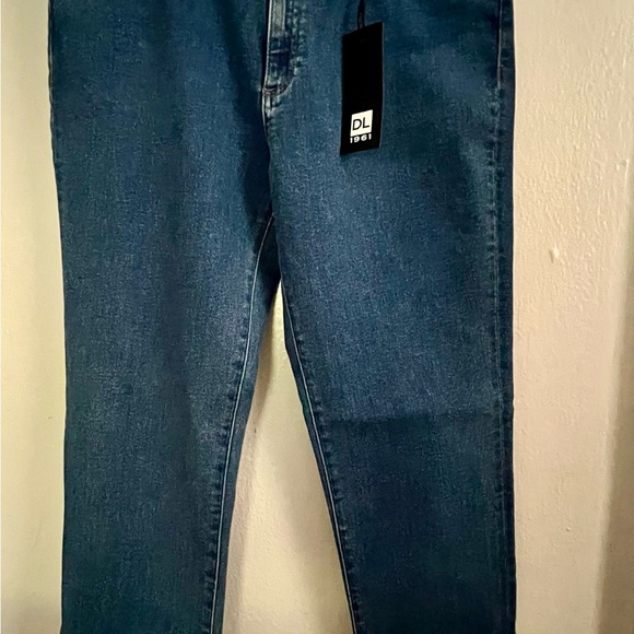 DL1961 jeans - Picture 7 of 7